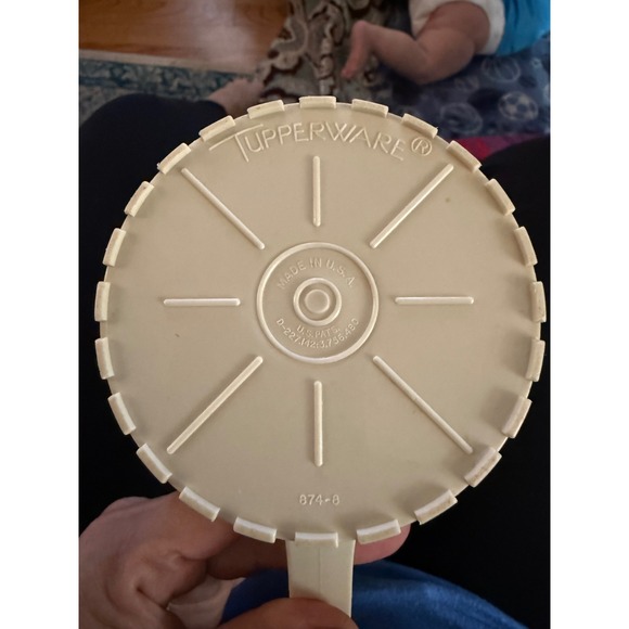 Vintage Tupperware Pitcher Carafe Cream Floral Design with Yellow Lid 874-8 - Picture 6 of 11